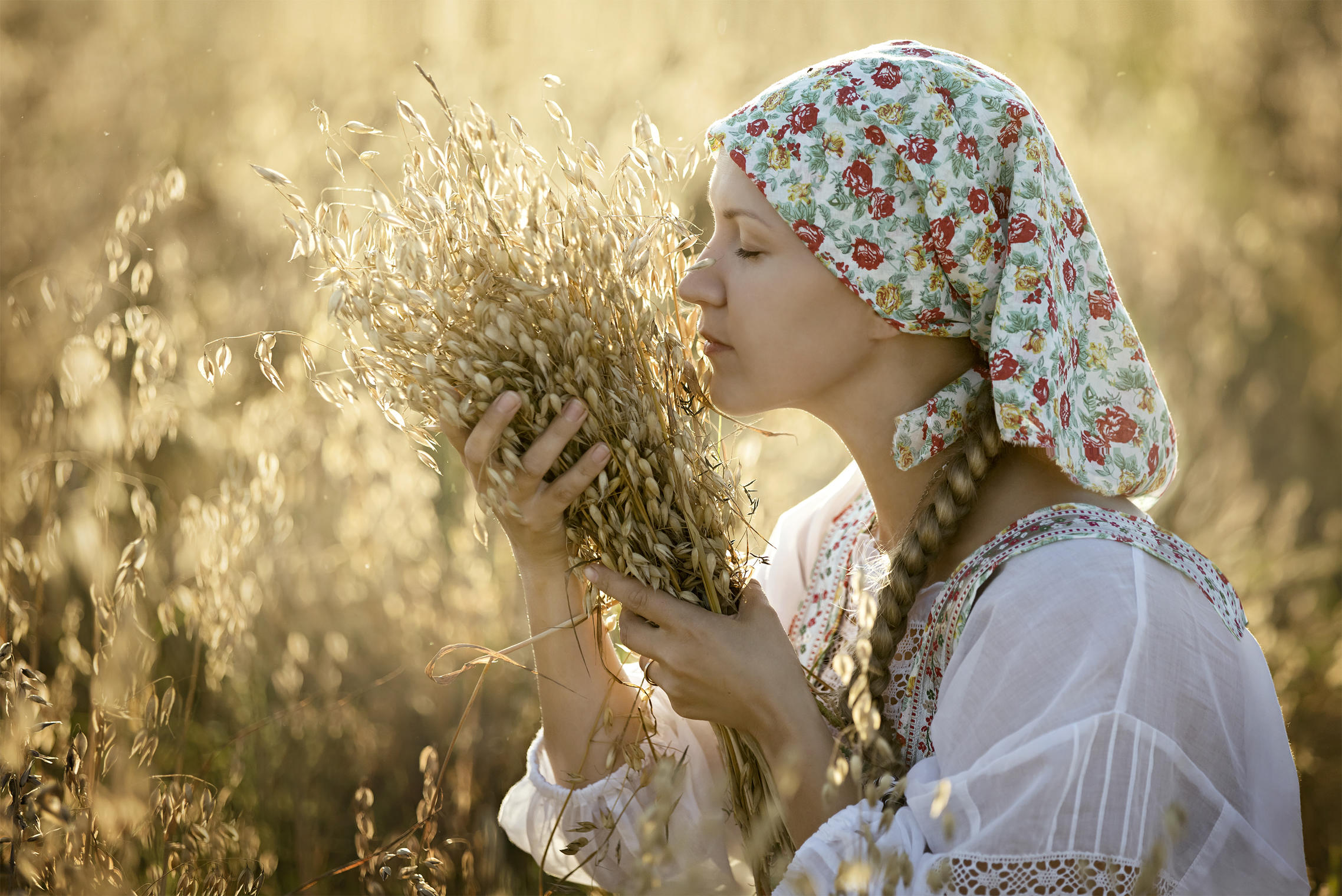 Photo Women in Slavic costumes in Munich