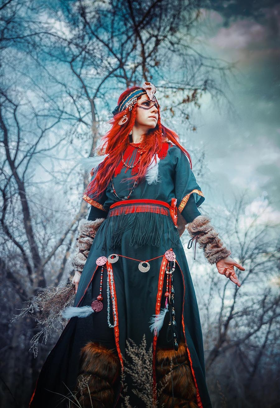 Take a pause and enjoy Girls in Slavic costumes — streaming from Munich